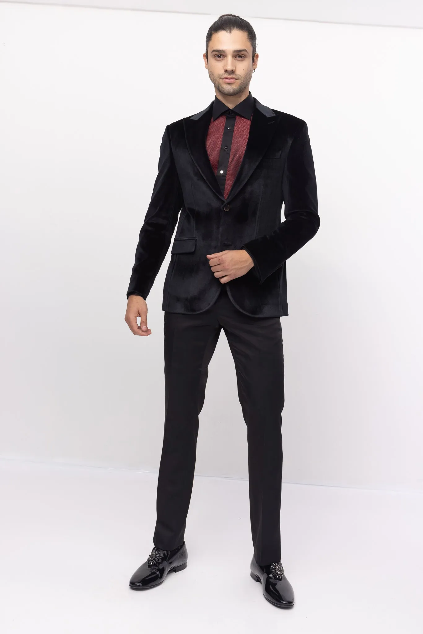 Dumond Peak Lapel Velvet Dinner Jacket - Black