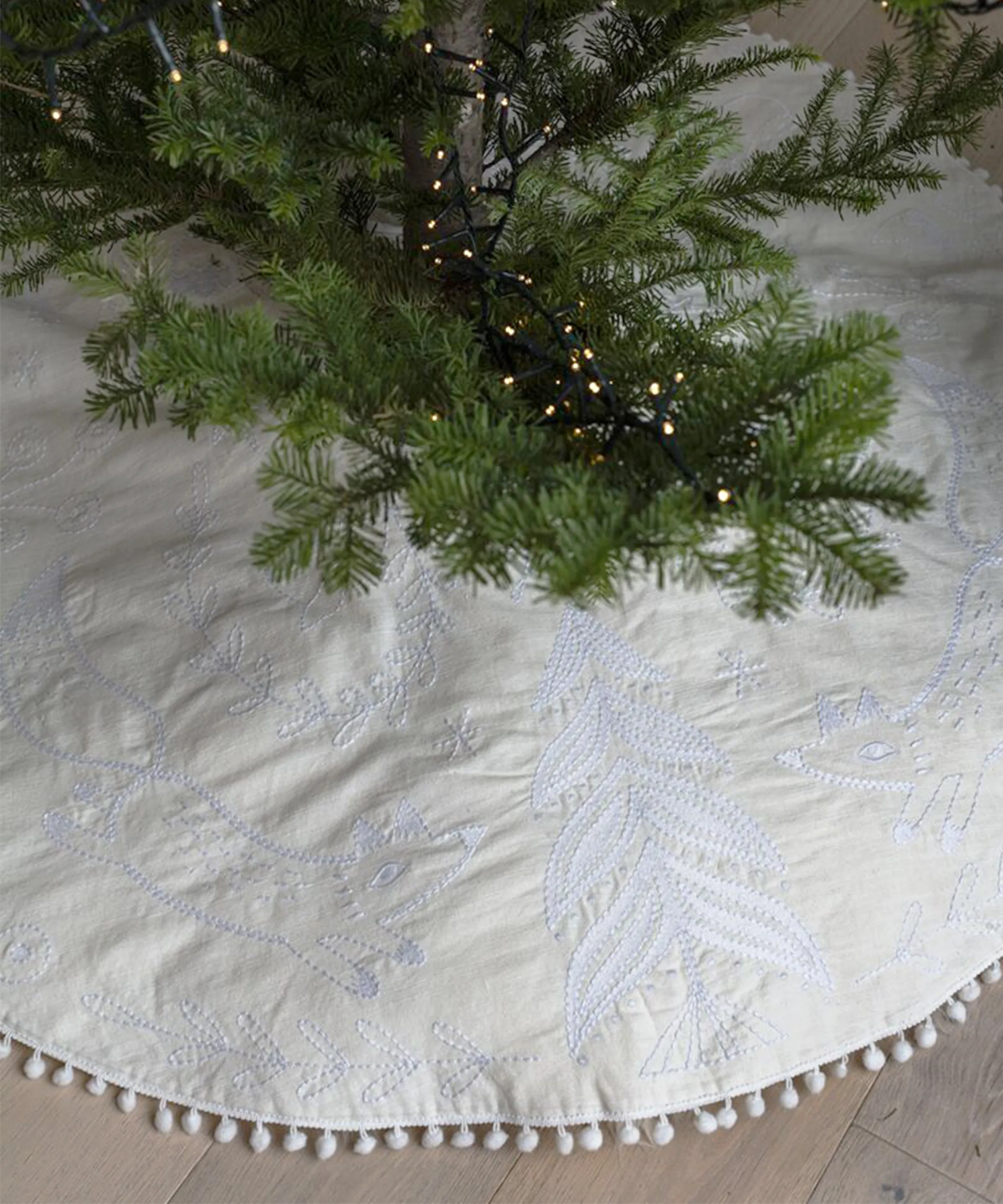 Swedish Christmas Tree Skirt 46"