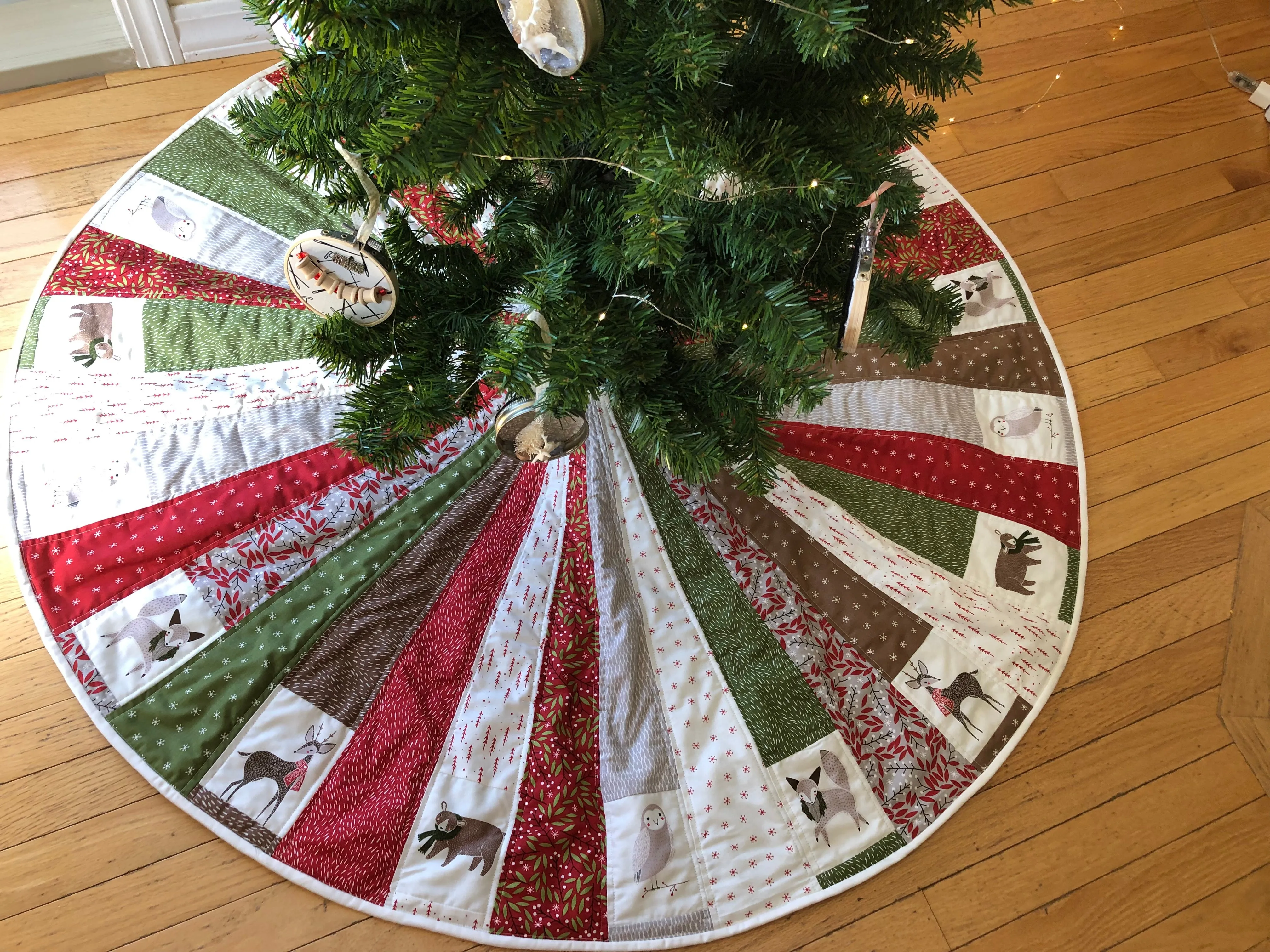 Woodland Christmas Tree Skirt Quilted, Merriment Fabric